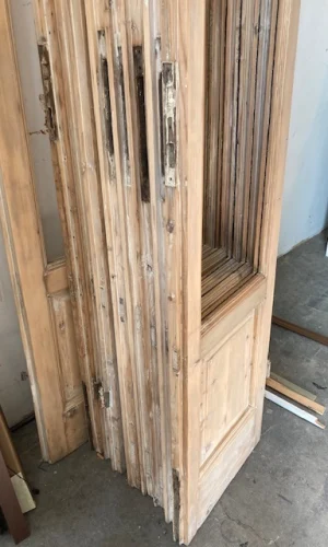 restauro processo porta legno verona
